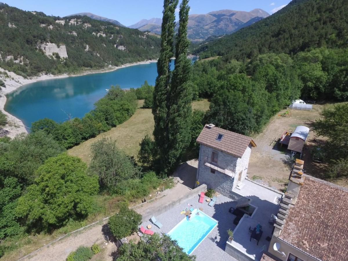 La Roulotte Du Mas Du Lac - Spa Et Detente Hotel Monestier-D'Ambel Luaran gambar